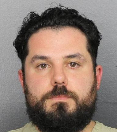 Luis Antonio Ortiz  Records Luis Antonio Ortiz  / Luis Antonio Ortiz  Photos Luis Antonio Ortiz 