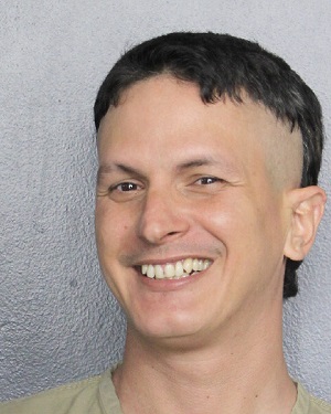 ROBERTO CASTRO  Records ROBERTO CASTRO  / ROBERTO CASTRO  Photos ROBERTO CASTRO 