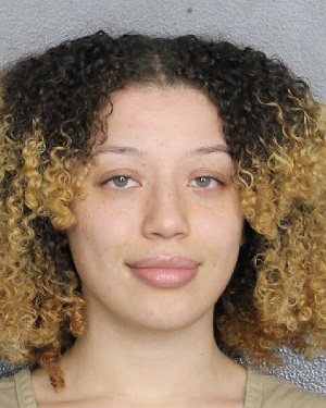 CHYANNA FONTANEZ  Records CHYANNA FONTANEZ  / CHYANNA FONTANEZ  Photos CHYANNA FONTANEZ 