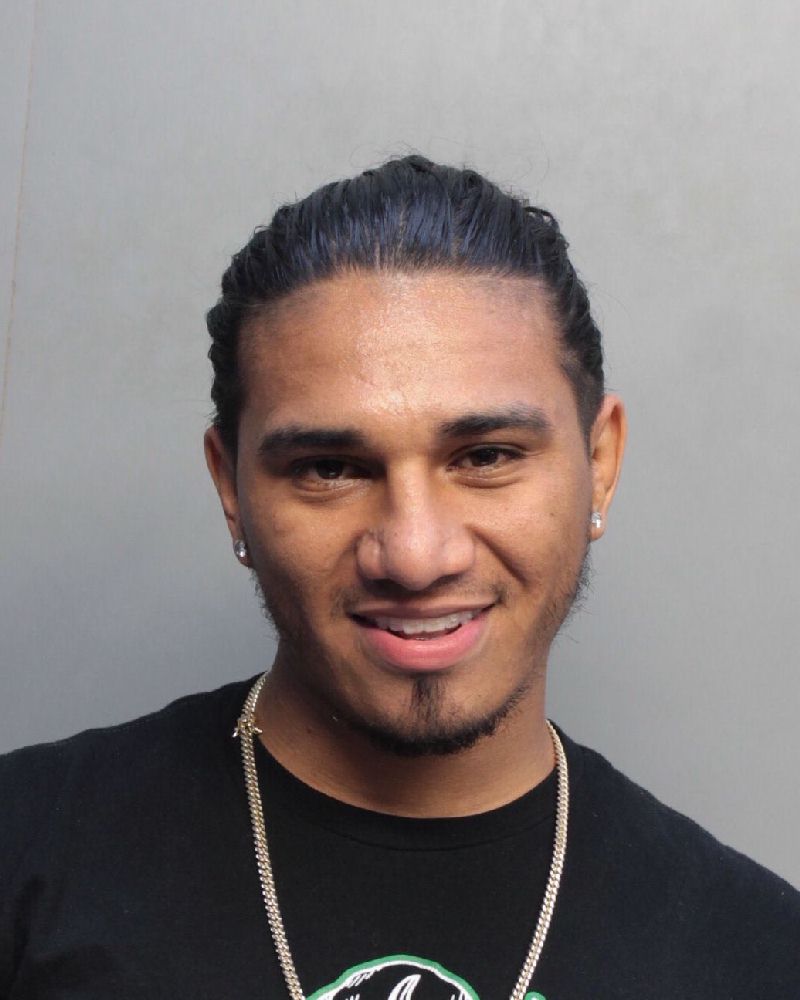 Roberto Pulido Records Roberto Pulido / Roberto Pulido Photos Roberto Pulido