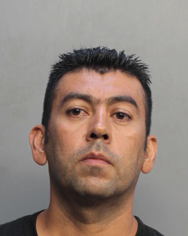 Roberto Guzman Records Roberto Guzman / Roberto Guzman Photos Roberto Guzman