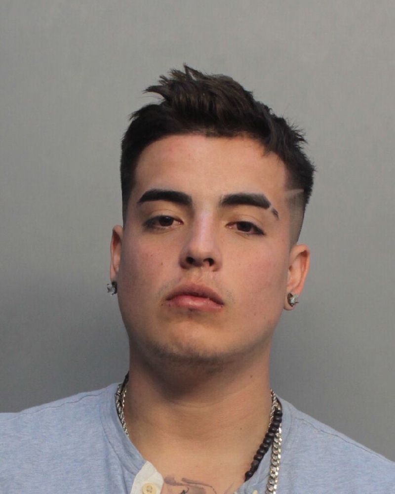 Alzate Santiago Records Alzate Santiago / Alzate Santiago Photos Alzate Santiago