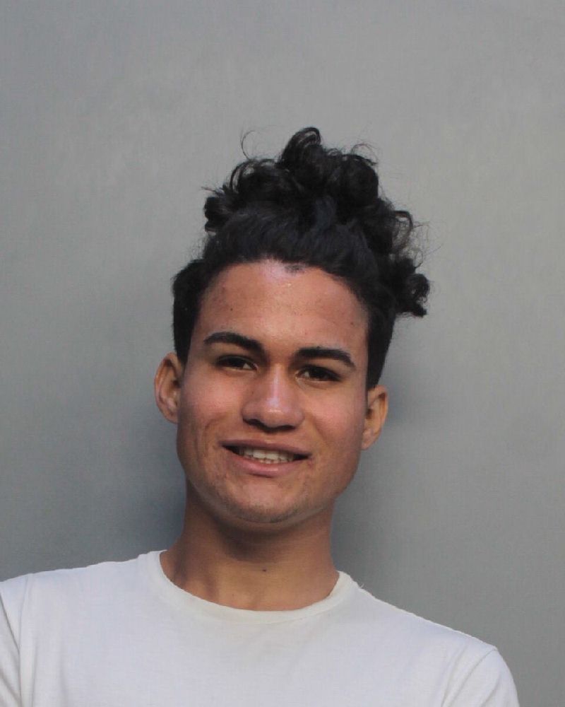 Miguel Potrille-Artiles Records Miguel Potrille-Artiles / Miguel Potrille-Artiles Photos Miguel Potrille-Artiles