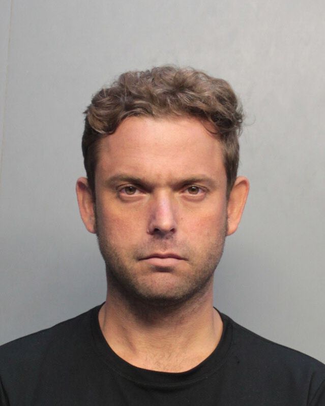 Arlan Fernandez Records Arlan Fernandez / Arlan Fernandez Photos Arlan Fernandez