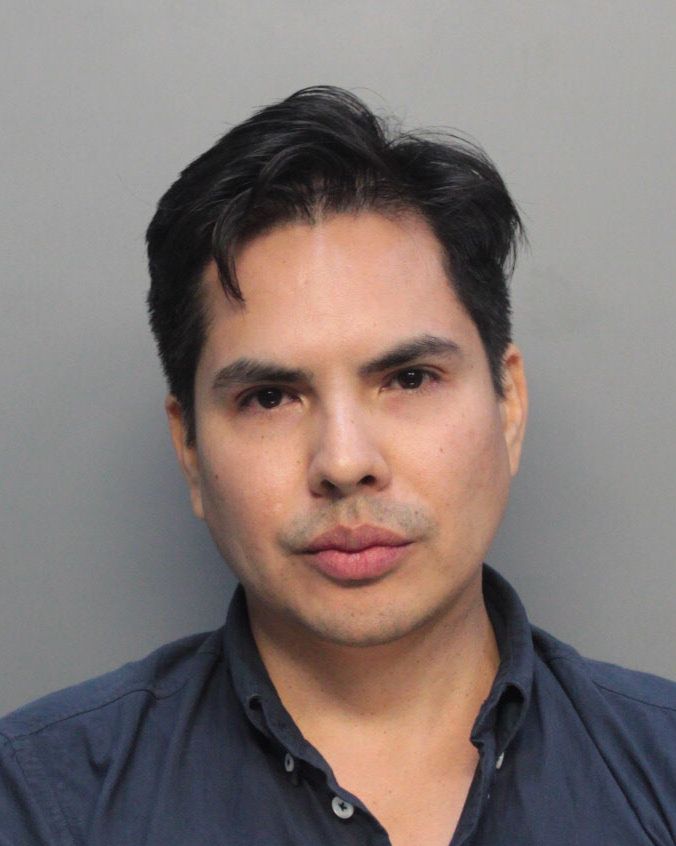 Oscar Perez Info, Photos, Data, and More / Oscar Perez TriCountyBusts / Is Oscar Perez on Social Media Like Facebook, Instagram abd Twitter?